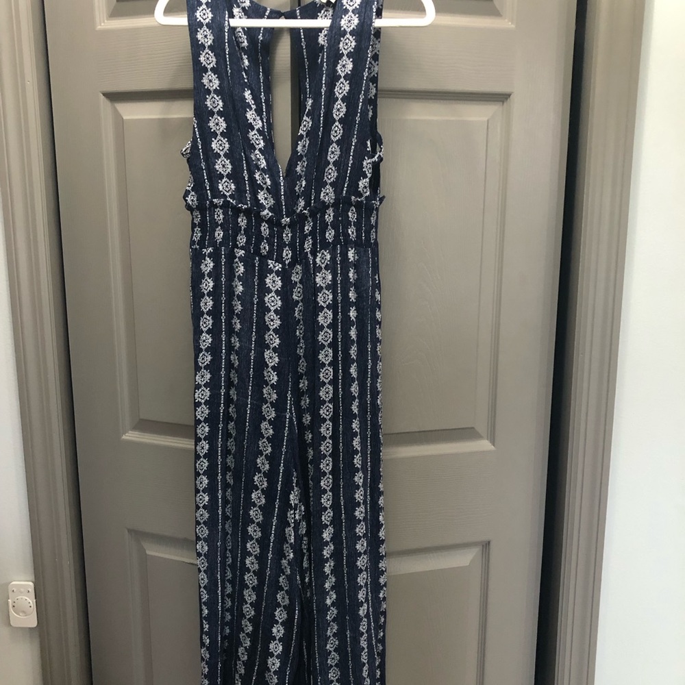 Hem and Thread jumpsuit - Picture 5 of 11